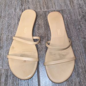 TKEES SANDALS